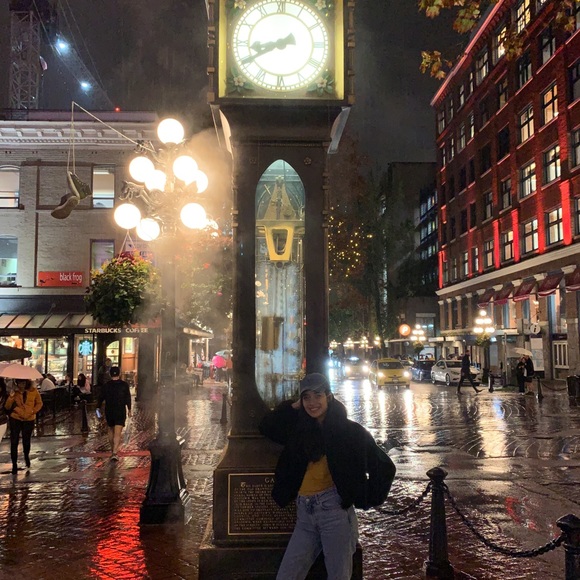 Meet your Posher, Elizabeth - Picture 1 of 1